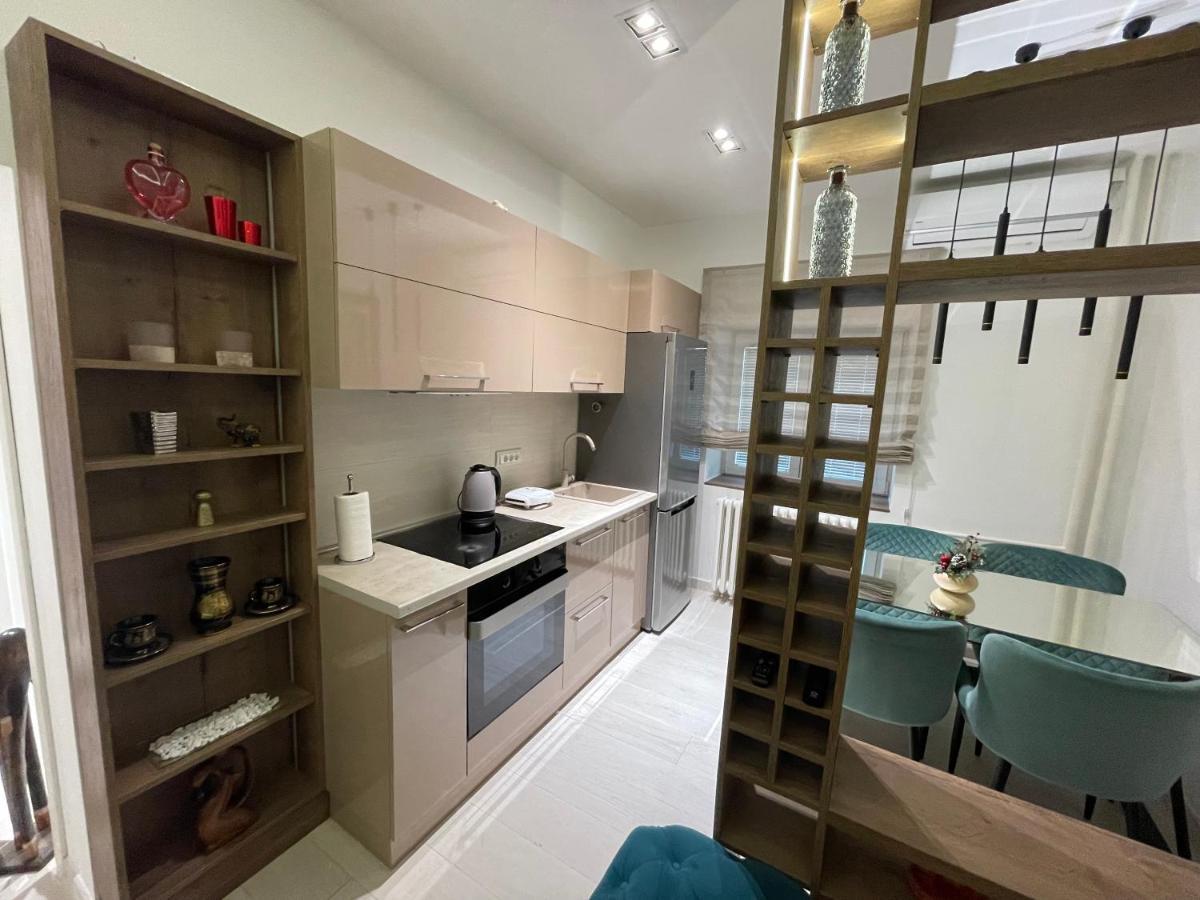 New, Modern In Apartman *